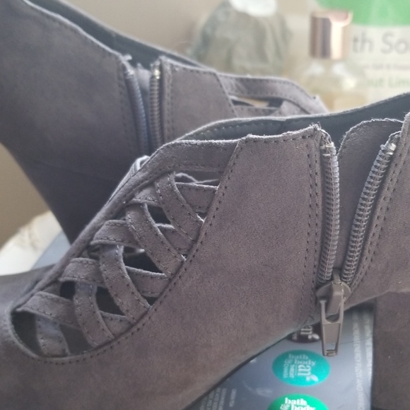 Booties - Picture 6 of 6